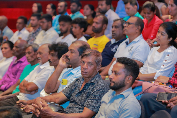 கடற்றொழிலாளர்களின் விடயத்தில் பாராமுகமாக செயற்படும் நிதியமைச்சு: மனுஷ குற்றச்சாட்டு | Protecting Fishermen Is A Problem