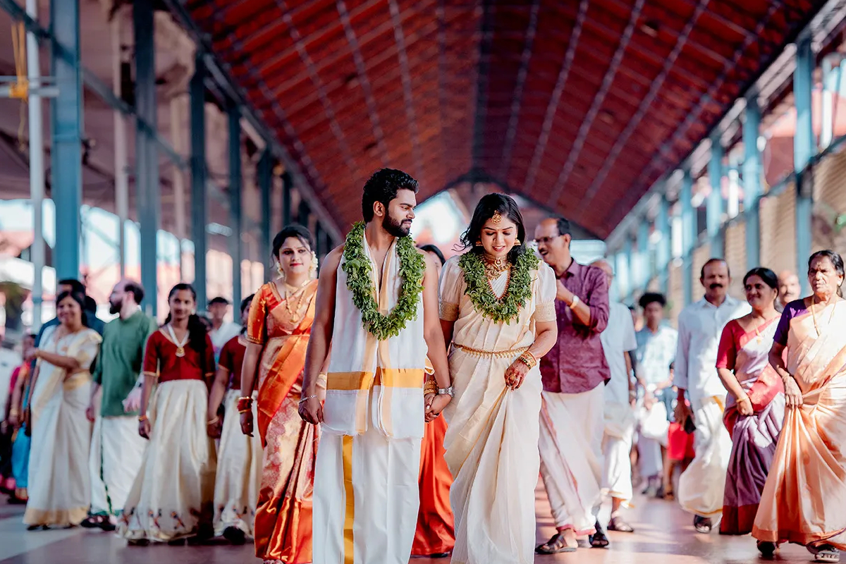ஒரே நாளில் 377 க்கும் மேற்பட்ட திருமணங்கள் ; குருவாயூர் ஸ்ரீ கிருஷ்ணர் கோவிலில் புதிய சாதனை ! | Over 377 Wedding Single Day Guruvayur Krishna