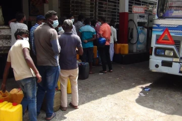 இலங்கையில் தொடரும் அவலம்! மண்ணெண்ணெய் வரிசையில் நின்றிருந்த மற்றுமொருவர் மரணம்