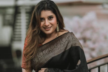 விஜய் டிவி பிரியங்கா கணவர் உடன் நெருக்கமாக எடுத்த போட்டோஷூட்