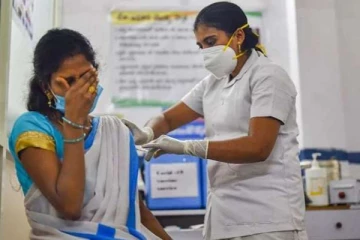 பூஸ்டர் டோஸ் தடுப்பூசி செலுத்தி கொண்டால்  எச்ஐவி பாதிப்பு ஏற்படுமா? உலகளவில் பரபரப்பு