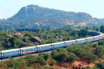 ரயிலில் Lower Berth இவங்களுக்கு மட்டும் தான்.., Middle berth -ல் உள்ளவர்கள் எப்போது தூங்க முடியும்? புதிய அறிவிப்பு