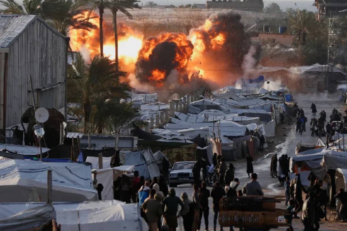 ஈரானிடம் இருந்து ட்ரம்ப் உலகத்தை காப்பாற்றியுள்ளார்! ஈரானிய நடிகையின் சர்ச்சைக்குரிய பேட்டி | Iranian German Actress Elnaaz Norouzi