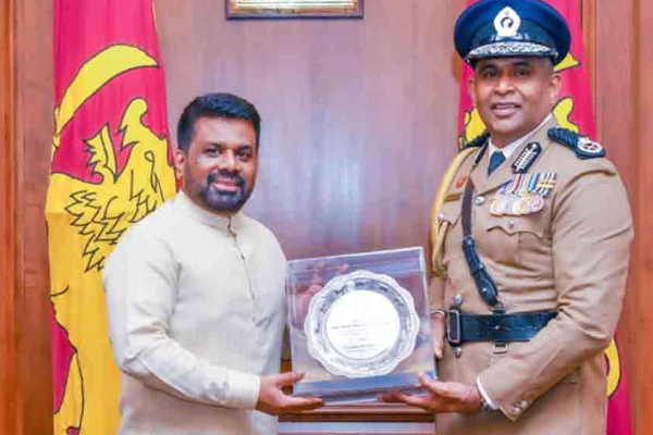 ஜனாதிபதி அநுரவை சந்தித்த புதிய பொலிஸ்மா அதிபர் | New Igp Meets President Anura Kumara Dissanayaka