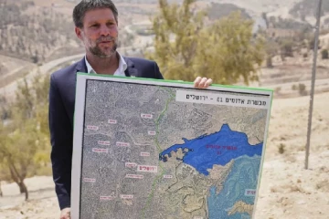 3000 புதிய வீடுகள்..!பாலஸ்தீனத்தை துண்டாக்கும் இஸ்ரேலின் E1 திட்டம்: பிரான்ஸ் கடும் கண்டனம்!