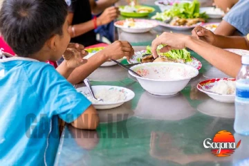 ආහාර විෂ වී පාසලක ළමයි 45ක් රෝහලට