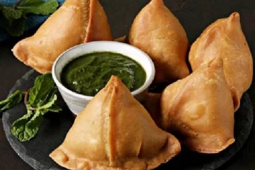 30 ஆண்டுகளாக கழிவறையில் தயாரிக்கப்பட்டு வந்த சமோசா