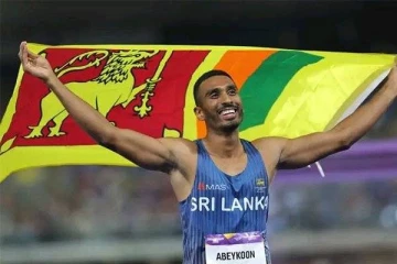 வரலாற்று சாதனை படைத்த  இலங்கை வீரர்!