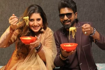 பிக்பாஸ் தோழிகளுடன் கைக்கோர்க்கும் பிரியங்கா