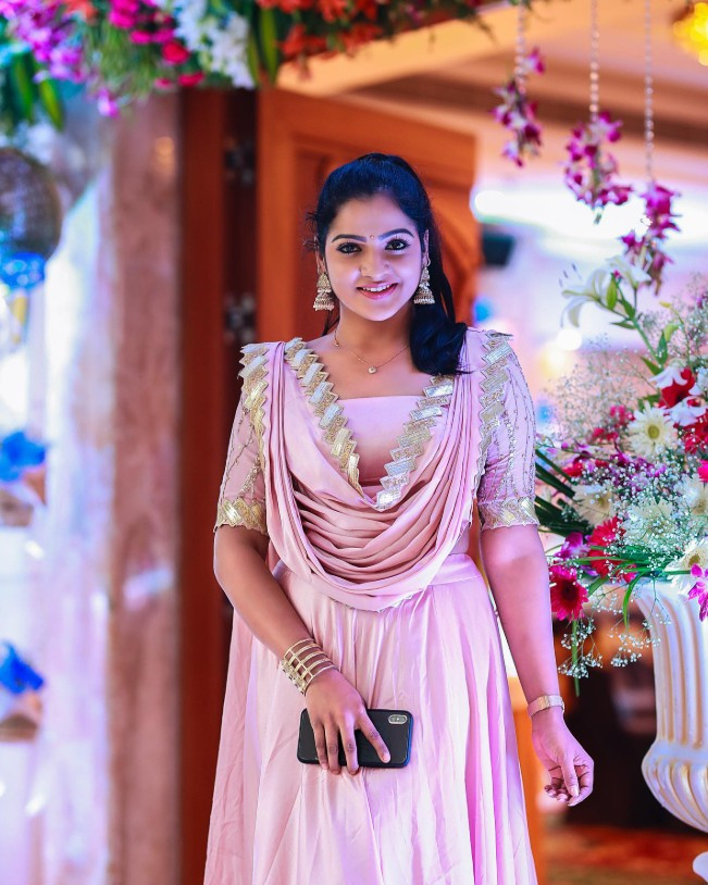 முல்லையாக மக்கள் மனதில் வாழும் மறைந்த சீரியல் நடிகை சித்ராவின் அழகிய போட்டோஸ் 5 Gallery