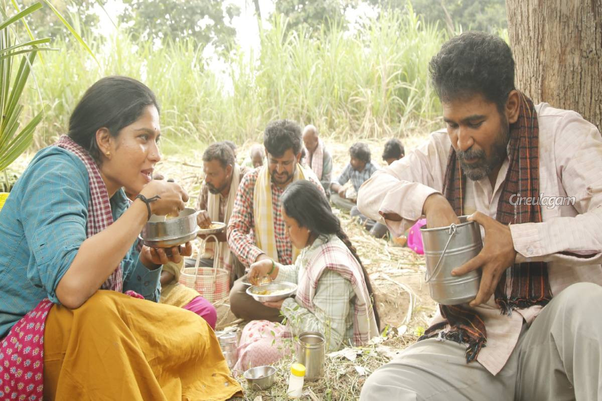 4 நாளில் பட்டய கிளப்பும் விஜய் ஆண்டனியின் நூறு சாமி பட வசூல்... கலெக்ஷன் விவரம் இதோ | Nooru Saami Movie 4 Days Bo Details