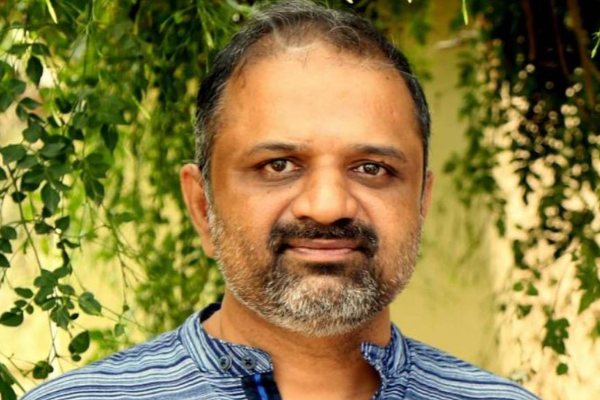 தாயார் அற்புதம்மாளுடன் விசிக தலைவர் திருமாவளவனை நேரில் சந்தித்தார் பேரறிவாளன்! | Perarivalan Along With Mother Meets Thirumavalavan