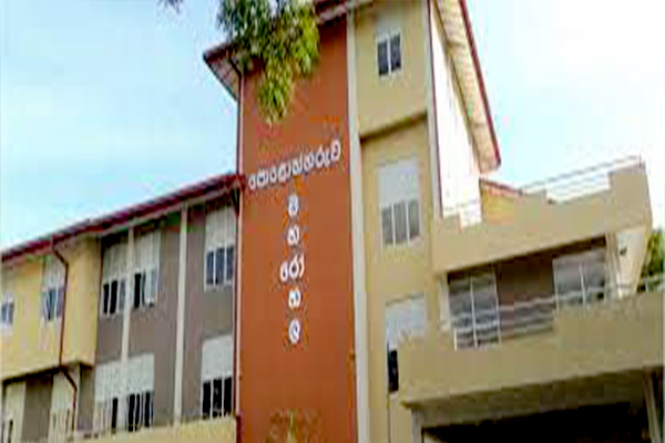 சட்டவிரோத உள்ளூர் தயாரிப்பு துப்பாகி வெடித்ததில் ஒருவர் படுகாயம் | Batticaloa Sri Lanka Police