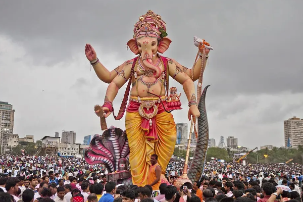 இன்று  விக்கினங்களை தீர்க்கும் விநாயகர் சதுர்த்தி;  தப்பித்தவறி கூட பூஜையில்  இதை பயன் படுத்தாதீங்க! | Ganesha Chaturthi Special
