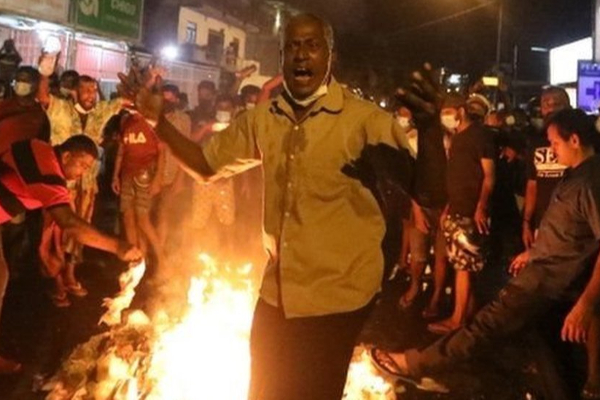 போராட்டத்தால் நாட்டை ஸ்திரமற்றதாக்கி ஈழத்தை வென்றெடுக்கும் முயற்சியில் புலம்பெயர் அமைப்புக்கள்! - ஐபிசி தமிழ்