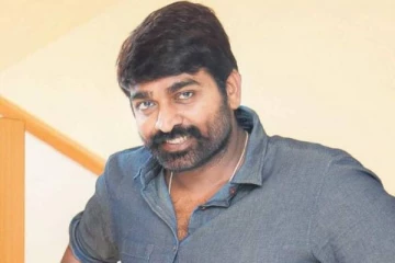 நடிகர் விஜய் சேதுபதி லேட்டஸ்ட்டாக தனது குடும்பத்துடன் எடுத்த அழகிய புகைப்படம்- மகன், மகள் நன்றாக வளர்ந்துவிட்டார்களே