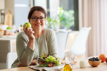 50 வயதிற்கு மேல் அவசியம் சாப்பிடவேண்டிய 5 உணவுகள்.., என்னென்ன தெரியுமா?