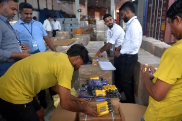 250 மில்லியன் மதிப்பிலான கடத்தல் பொருட்கள் சுங்கத் துறையினரால் பறிமுதல்
