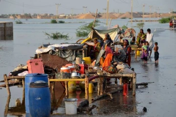 ஆபத்தான நேரத்தில் முஸ்லிம்களுக்கு இந்துக்கள் செய்த நெகிழ்ச்சி செயல்!