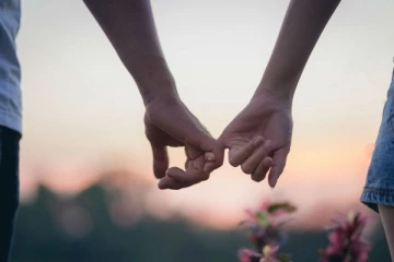 முன்னாள் காதலனின் வெறிச்செயல்; யுவதியும் இளைஞனும் படுகொலை