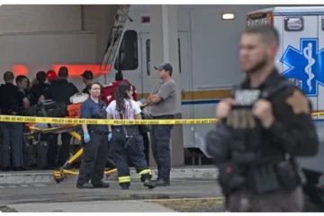 வணிக வளாகங்களில் தொடரும் துப்பாக்கிச்சூடு - 4 பேர் பலி!