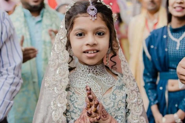 பல கோடி சொத்து - 9 வயதிலேயே துறவியான வைர வியாபாரியின் மகள்! | Daughter Of Gujarat Diamond Trader Becomes Monk