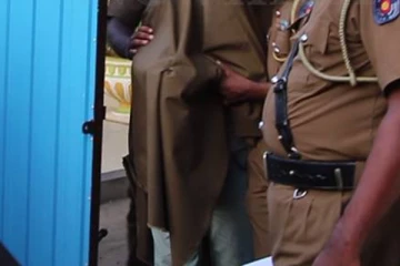 கொழும்பில் இருந்து யாழ் வந்து காத்திருந்தவர் கைது; குடும்பத்தினர் தப்பியோட்டம்!