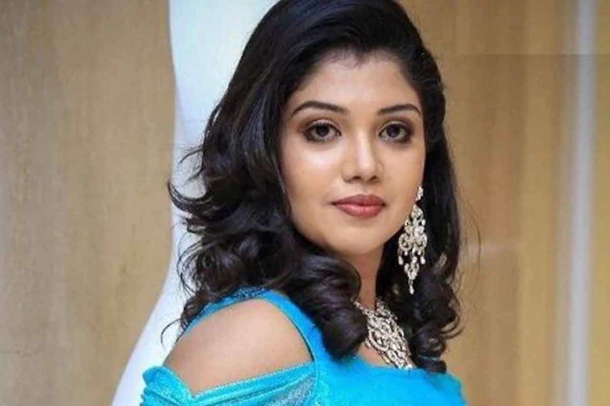 நிச்சயதார்த்தத்துடன் நின்று போன திருமணம்... பிக்பாஸ் ரித்விகாவிற்கு நடந்தது என்ன? | Bigg Boss Riythvika Stopped Wedding Reason Reveal