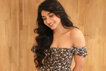 ஜெயிலர் பட நடிகை மிர்னா மேனன் - ட்ரெண்டி போட்டோஷூட்