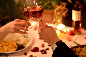 மதுபானத்துடன் இந்த  5  பொருட்களை தொடவே கூடாது; ஏன் தெரியுமா!