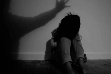 தாய் வெளிநாட்டில்... 6 வயது மகளிடம் மோசமாக நடந்துகொண்ட தந்தைக்கு நேர்ந்த கதி!