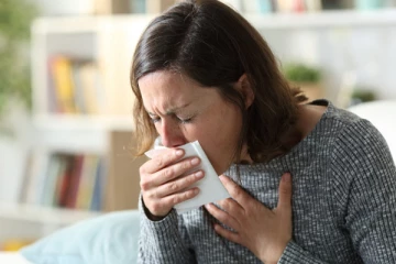 வறட்டு இருமல் பிரச்னையா? இந்த பொருள் இருந்தால் போதும்.. வீட்டிலேயே உடனடி தீர்வு