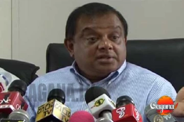 ගුරුවරු අපේ දෙවිවරු SMS ගහන්න බෑ කීව එක වැරදියි - සී.බී රත්නායකට දුක හිතිලා
