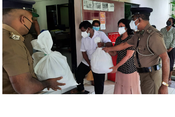 පීඩාවට පත්  පවුල්  වලට වියලි ආහාර ... | Srilanka Exercise