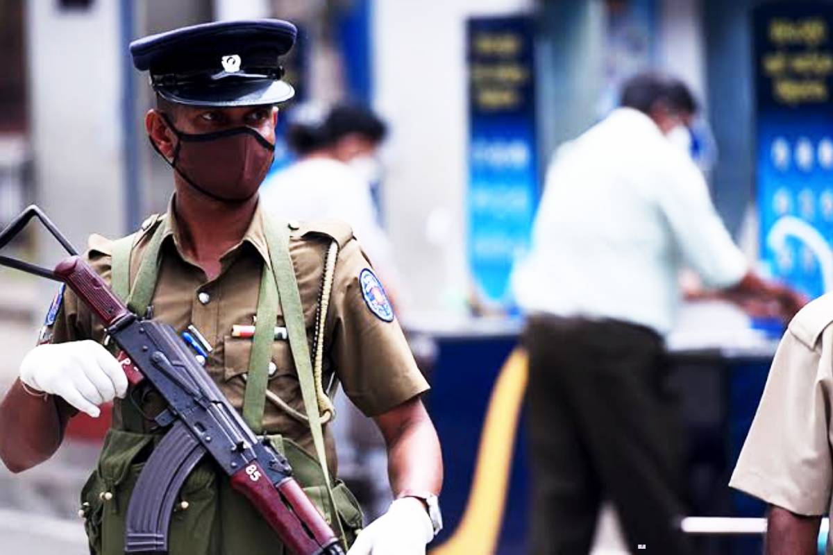 பாடசாலை மாணவர்களிடம் அத்துமீறல்...! பொதுச்சுகாதார பரிசோதகர் கைது | Pho Remanded Over School Abuse Claims In Kalmunai