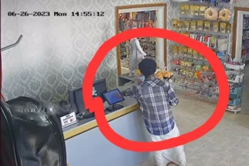 யாழில் நபர் ஒருவரின் மோசமான செயல்; காட்டிக்கொடுத்த கேமரா!