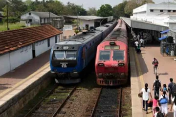 மீண்டும் போராட்டத்தை ஆரம்பித்த புகையிரத நிலைய அதிபர் சங்கம்!