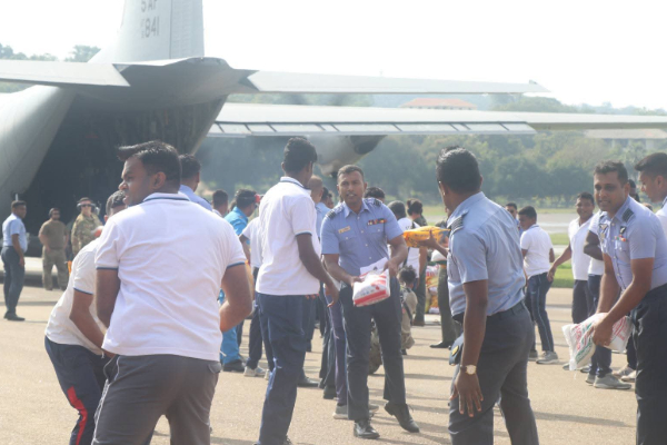 திருகோணமலையில் தரையிறங்கிய அமெரிக்க விமானம் | Us Aircraft Lands In Trincomalee திருகோணமலையில் தரையிறங்கிய அமெரிக்க விமானம் | Us Aircraft Lands In Trincomalee