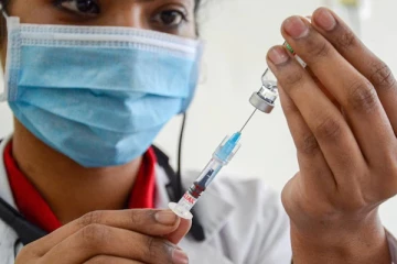 தடுப்பூசி போட தாமதிக்கும் கனேடியர்கள்: நிபுணர் விடுத்துள்ள எச்சரிக்கை