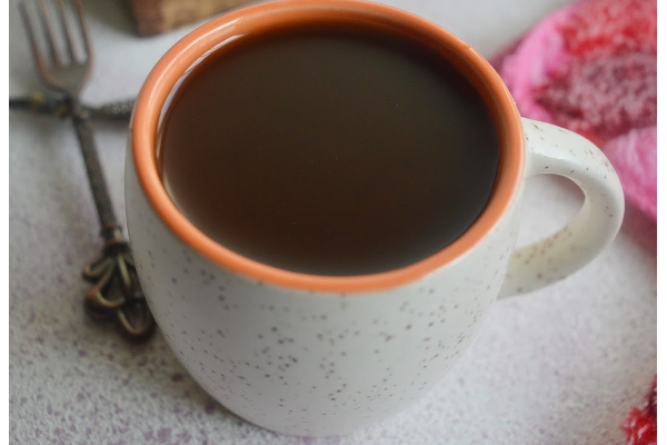 சளி, இருமலை நெருங்க விடாமல் ஓட விடும் கருப்பட்டி காபி.... ஓட்டல் சுவையில் இனி செய்து ருசியுங்கள்! | Karupatti Coffee