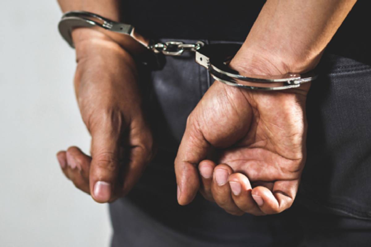 19 ஆண்டுகள் கழித்து தீர்வு நோக்கி சென்ற கொலை வழக்கு ; உறவினர்களே கொலையில் தொடர்பா? | 19 Year Old Murder Case Four People A Woman Arrest