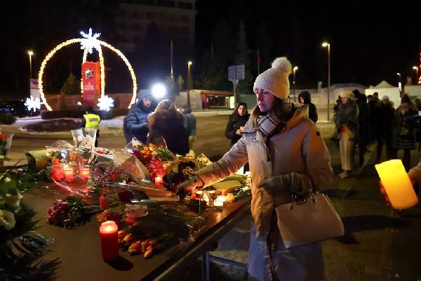 30 நொடிகளில் தப்ப முயன்ற 200 பேர்... சுவிட்சர்லாந்தை உலுக்கிய கோர சம்பவத்தின் பகீர் பின்னணி | Witness Recalls Swiss Fire 30 நொடிகளில் தப்ப முயன்ற 200 பேர்... சுவிட்சர்லாந்தை உலுக்கிய கோர சம்பவத்தின் பகீர் பின்னணி | Witness Recalls Swiss Fire