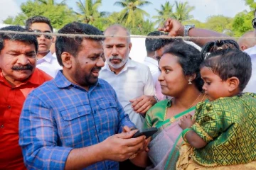 யாழ். வீதியில் நடை பயிற்சியில் ஈடுபட்ட ஜனாதிபதி