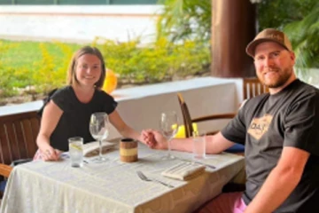 தேனிலவுக்காக வெளிநாடு சென்ற கனேடிய தம்பதி: வாழ்வே மாறிப்போன சோகம்