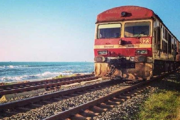 18 வயது இளம் பெண் பரிதாப உயிரிழப்பு; இளைஞன் வைத்தியசாலையில் | 18 Year Old Young Woman Died Tragically