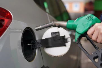 எரிபொருள் விலை 120 ரூபாயால் குறைப்பு