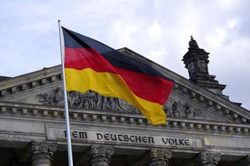 புலம்பெயர்ந்தோரை நாடுகடத்தும் திட்டம்: ஜேர்மனியுடன் கைகோர்க்கும் நாடுகள்