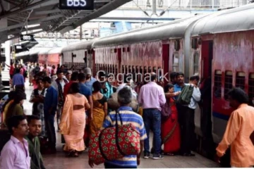 දුම්රියක ගැටීමෙන් තරුණයෙකු මියගොස් යයි..