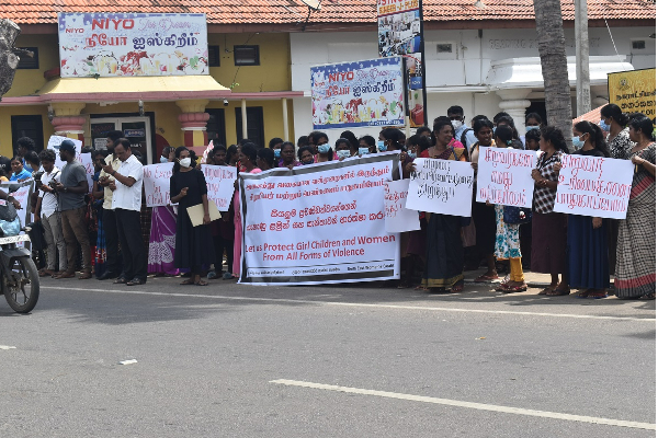 சிறுமி ஆயிஷாவின் மரணத்திற்கு நீதி கோரி போராட்டம் முன்னெடுப்பு (Photos) | Protest Mannar Demanding Justice Death Aisha
