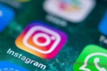 திடீரென முடங்கிய வாட்ஸ் அப் பேஸ்புக் இணையத்தளங்கள்.. பயனாளர்கள் கொந்தளிப்பு